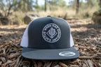 Ranch circle trucker - gray/white