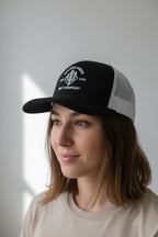 Ranch style trucker - black/white