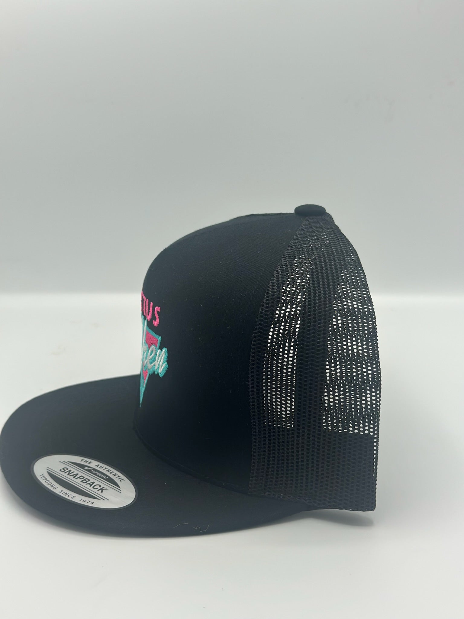 Desert Triangle in black with turquoise/pink