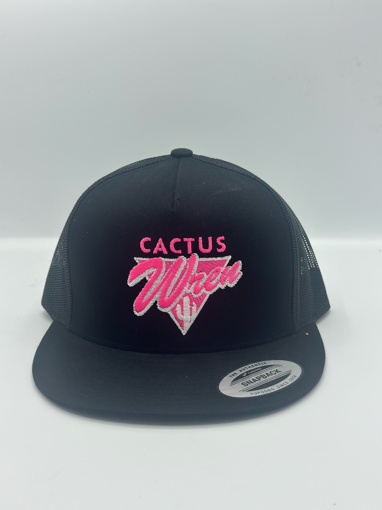 Desert Triangle Hat in black with pink/white