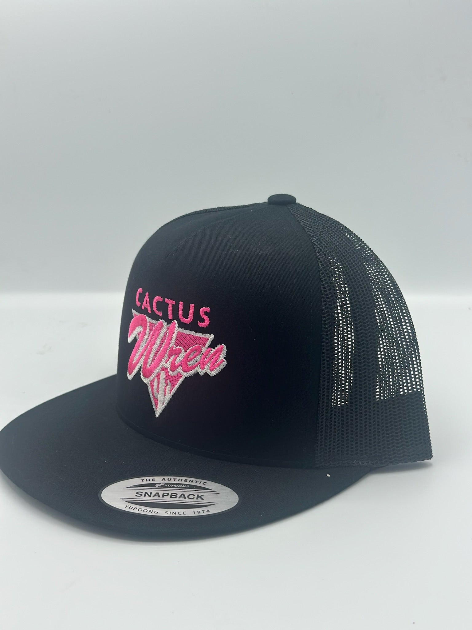 Desert Triangle Hat in black with pink/white