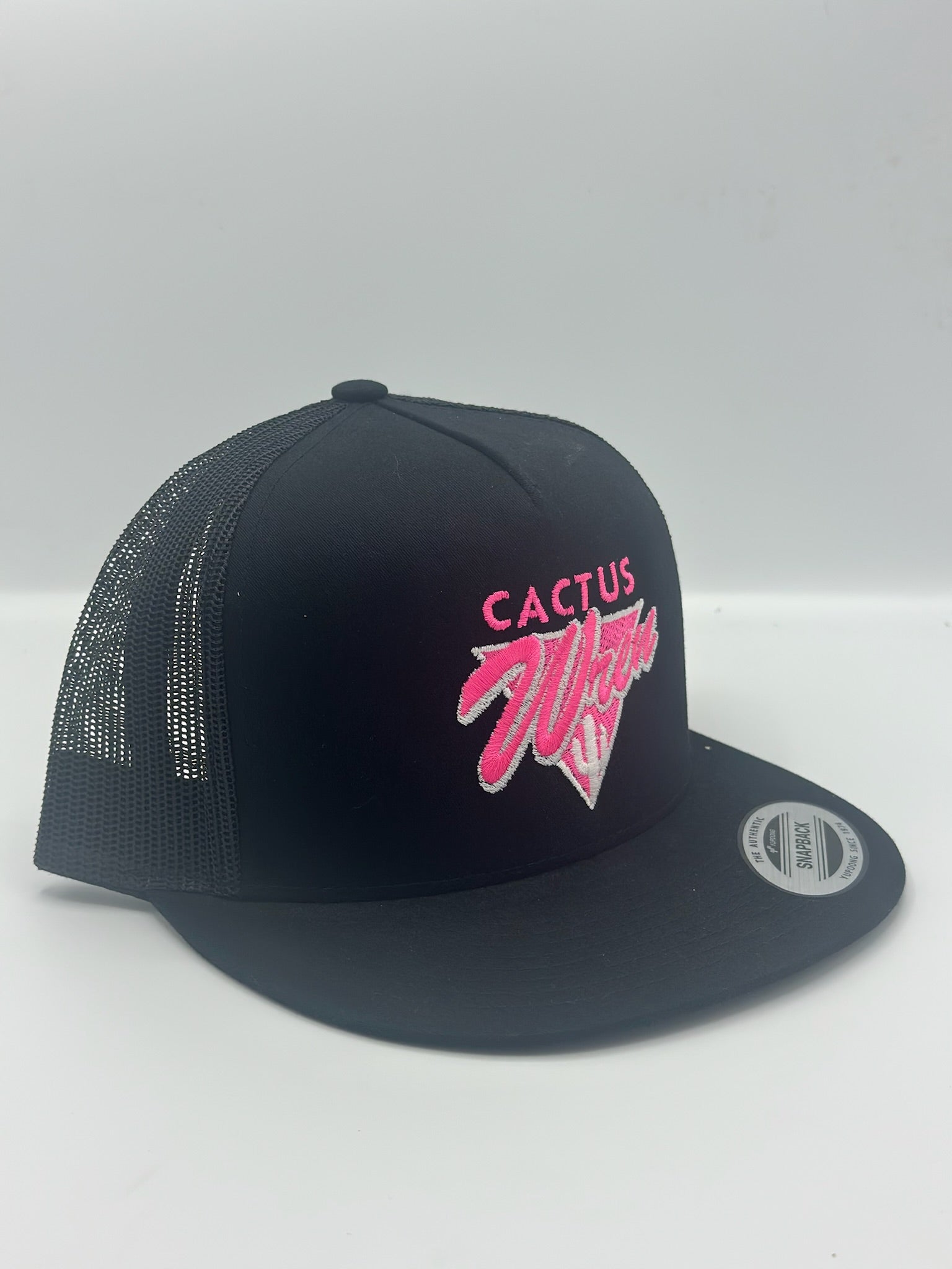 Desert Triangle Hat in black with pink/white