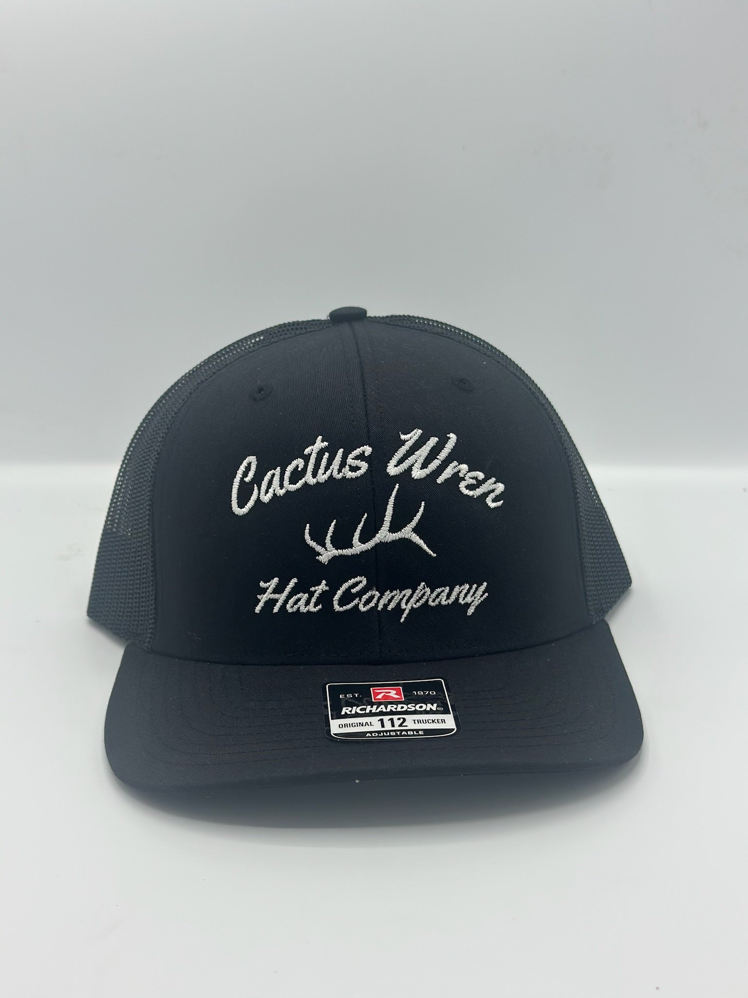 Deer Shed Hat in black/white