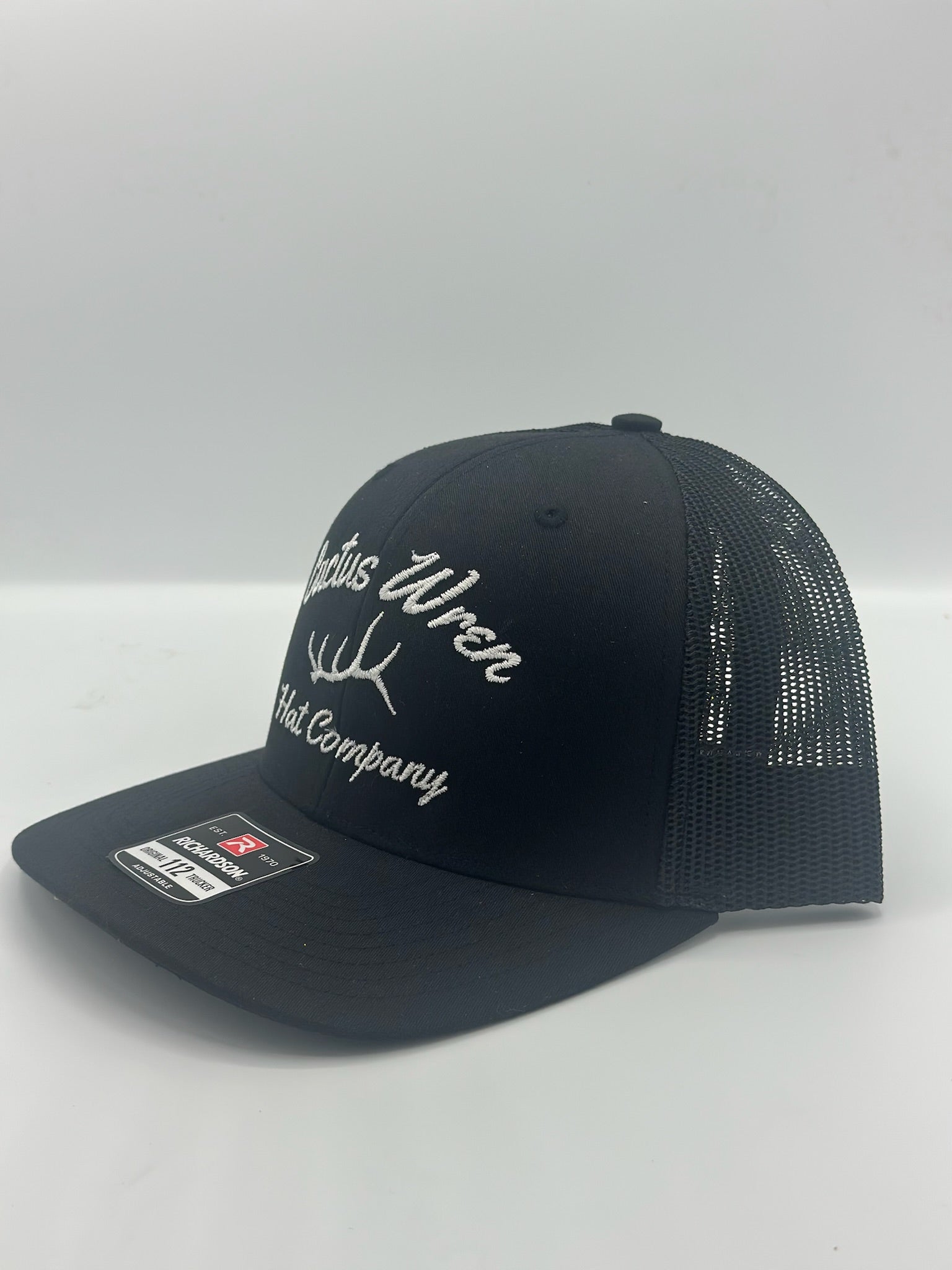 Deer Shed Hat in black/white