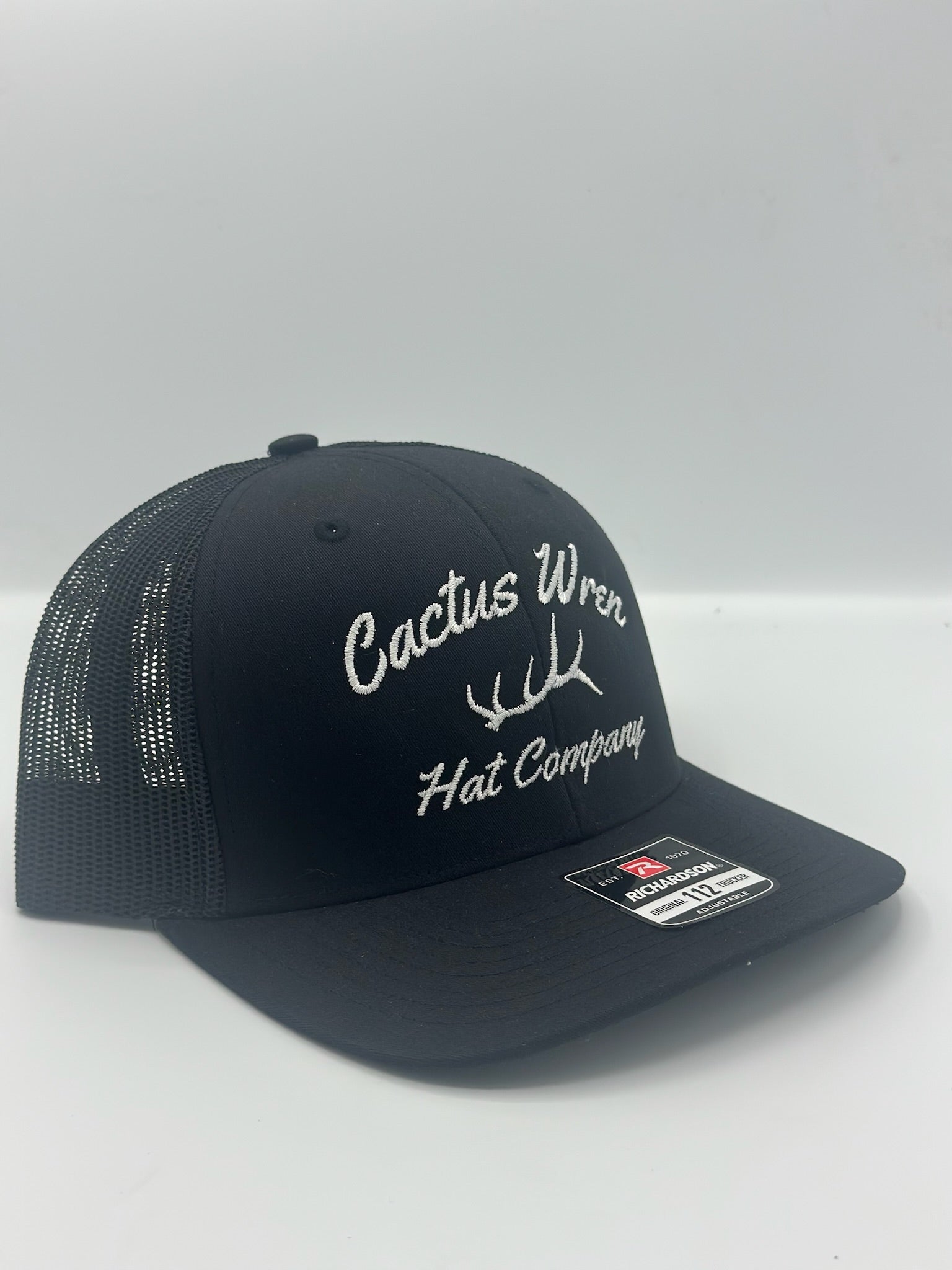 Deer Shed Hat in black/white